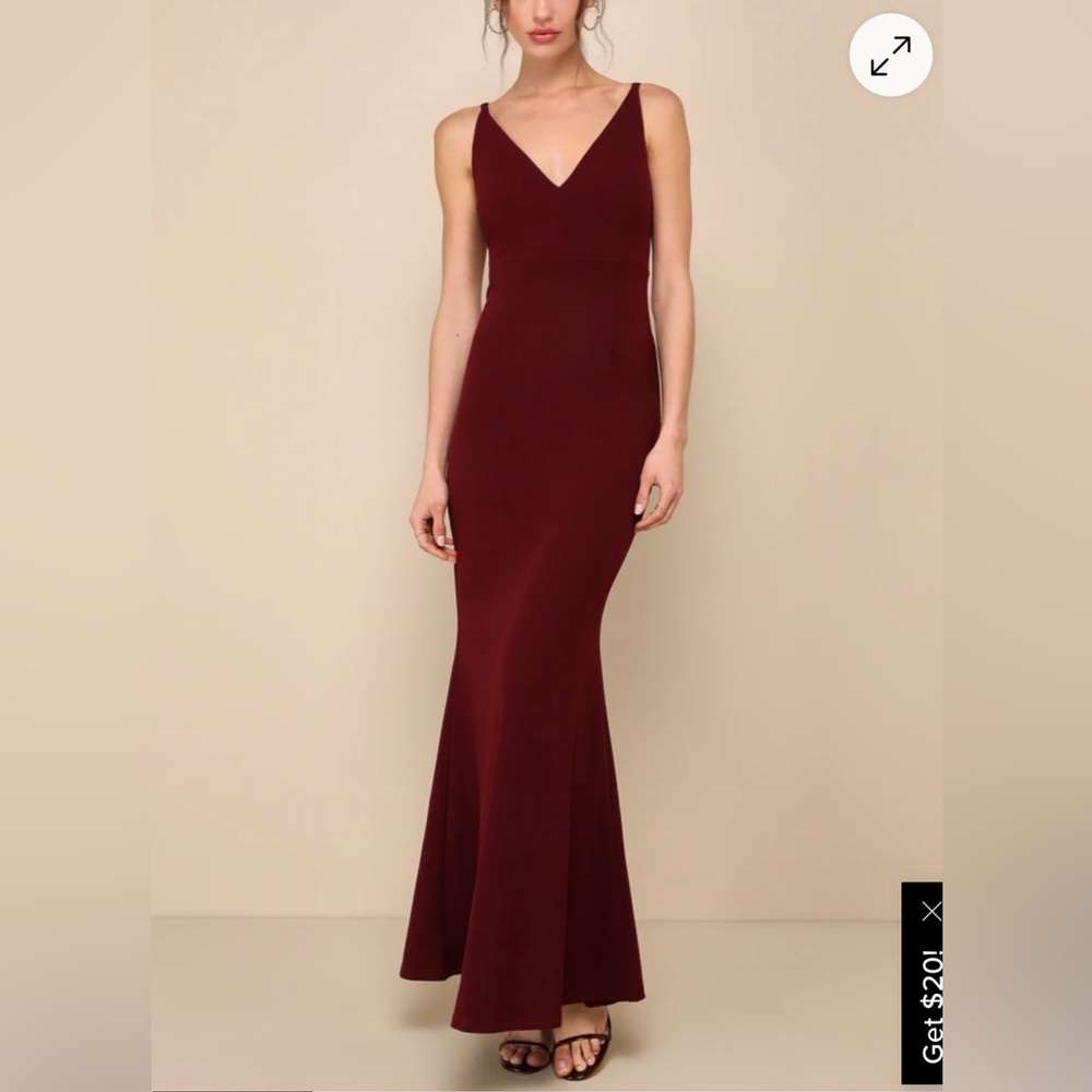 Lulu's Melora Sleeveless V-Neck Maxi Gown Size L